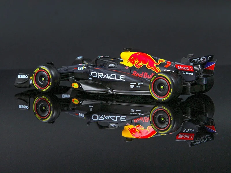 2022 Нов Bburago 1:43 F1 Red Bull Racing RB18 1# Ферстаппен 11 # Перес Специална Боя Formula One От Метална Сплав Супер Играчка Модел автомобил Изображение 3